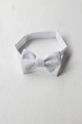Nœud papillon pour bébé garçon en lin blanc. Idéal pour baptême ou cérémonie. Boutique Fil de Légende à Paris, Neuilly-sur-Seine.