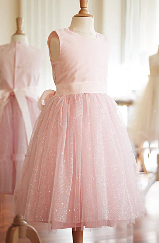 Robe cérémonie et fête fille en coton et tulle pailleté rose. Boutique vêtements cérémonie enfants Fil de Légende à Paris, Neuilly-sur-Seine.